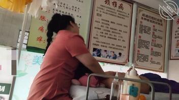 【原创视频】由于害怕，中途理疗店老板娘不让操了，只好强硬继续上1