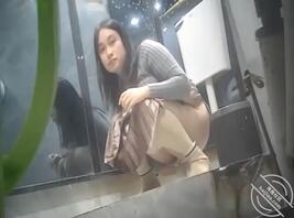 
原创厕所偷拍全景0