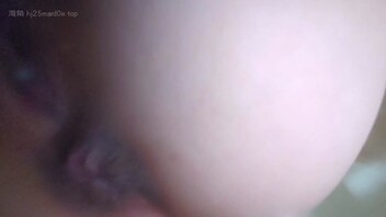 冒死极限贴逼超近距离欣赏某著名奶茶店小姐姐的极品小蜜穴