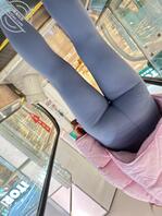 多么性感的瑜伽裤、这不比黑丝更性感？果断尾随近距离拍几张0