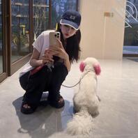 【夏卫有奖问答】我跟敖婷同时脱光趴在地上 你会操我还是操敖婷呢1