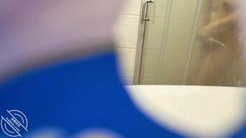 21,不止是博主,更是她哥.这几天收起了欲望，先偷拍妹妹洗澡