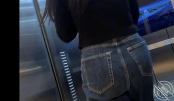 偷拍多年的少妇，骚屁股性感真想顶0