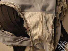 与堂嫂的性爱生活(26)--闻着嫂子带经血的内裤 偷偷的和嫂子亲热2