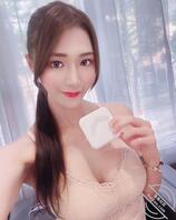 170 cm 高挑辣模「金娜娜」掀衣发问：「喜欢外在美还是内在美？」