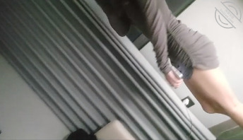 (原创)与嫂子偷情被发现后,嫂子仍然大胆勾引我,叫声太大惹得隔壁来敲门2