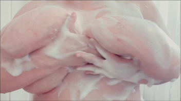 重庆原创-这对奶洗泡泡浴怎么样