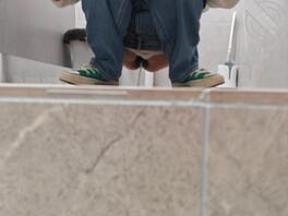 转载厕拍同事小骚笔