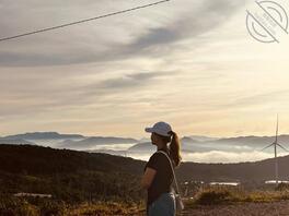 我的岳母，肤白貌美大长腿，关键身材保持的也很好，怎么能够拿下呢？2