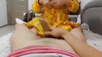 疯狂嫂子饥渴难耐上位骑大屌 背着哥哥偷请拿来快感