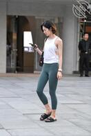 瑜伽裤的小姐姐