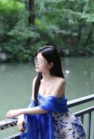 进来给你看我姐的身材，有什么想法都可以说出来，我尽量配合你0