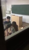 南通女大学生跟学弟上自习再教室做爱被偷拍