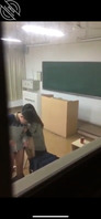 南通女大学生跟学弟上自习再教室做爱被偷拍0