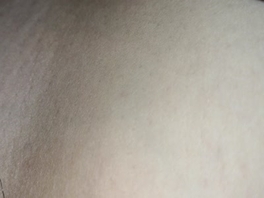 带单男回出租屋，并打电话给老公汇报战况！