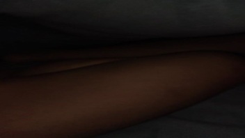 早泄越来越严重。一分钟不到就射了。老婆逼瘾又大，满足不了她。来个兄弟帮我