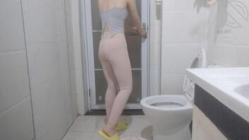 偷拍来租房的租客小姐姐2