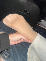 接老婆下班车内套丝袜口交把她穿了一天的丝袜塞进屁股和逼里1