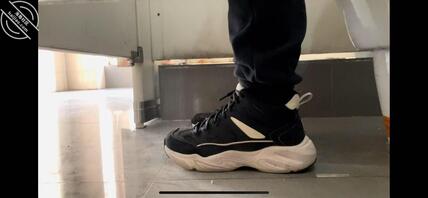 补习的时候第一次偷拍学妹上厕所0