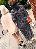 大街上意淫小骚逼1