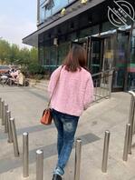 (原创)陪妈妈逛街,妈妈穿的这个粉色的毛毛衣真好看,看着就就舒服1