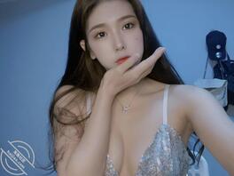 母狗的狗奶子想被捏爆，使劲侮辱我吧