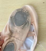 偷拍大学舞蹈生上厕所2