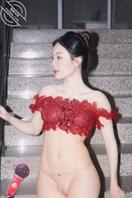 有时也会露出参加学校活动的2