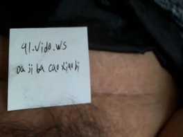 自拍用电动鸡巴和自制拉珠操小骚货&mdash;带验证求加精