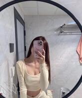 兄弟们有新进展了，表姐又开始勾引我了，不知道是不是暗示我上她。0