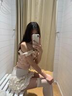 兄弟们有新进展了，表姐又开始勾引我了，不知道是不是暗示我上她。2