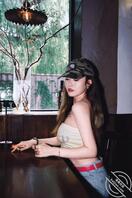 原来的同事拍照都爱露个沟子大家觉得骚不骚？
