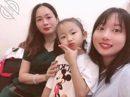 艹了很多年前女友，后面用小号勾搭她老妈老骚笔，给我发自拍，早晚我母女双飞1