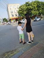 早上遇见的一位宝妈，极品美腿2