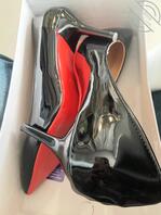 我妈的男同事送我妈的高跟鞋，他们俩有事不1