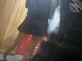 跟拍JK骚货、有人没能抄底