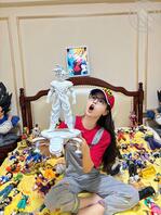 “妈～来帮我拍个照”