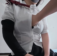 67、嫂子的大奶子快要将白衬衫撑爆了,鸡动万分爆艹嫂子1