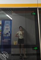 美女2