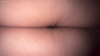 看看老婆这个会夹会吸弟弟的洞怎么样