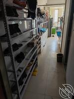 帮隔壁93年独居带娃少妇搬家意外得到她的备用钥匙0