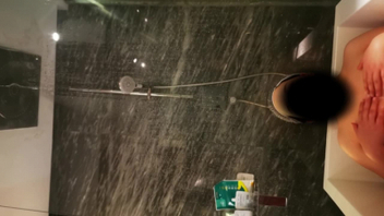 工作压力大，继续约女友开房透支身体