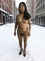 风雪中露出的熟女人妻0