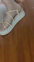 （原创）偷拍穿凉鞋的同事美足，纯天然看着就香