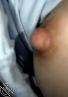 偷拍大一姐姐睡觉看她粉胸2