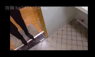 骚逼嫂子午休时间发春，在厕所里把她干到乱叫