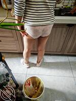 河南臭骚逼妈妈  想找人日死她1