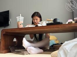 白丝嫩足女友 美脚2