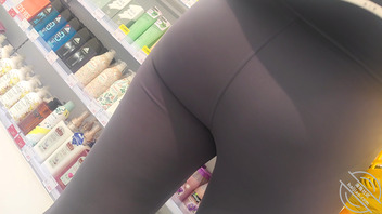 真实偷拍紧身瑜伽裤1.22