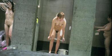 健身房浴室身材。1